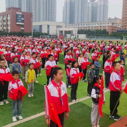 喜迎建队节   争做好队员 ——扶风县第四小学举行庆祝中国少年先锋队建队75周年新队员入队暨新一届大队委就职仪式