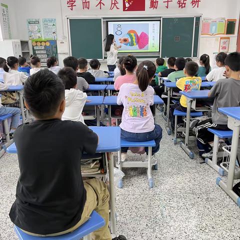 “巧手匠心，变废为宝”——少华街第二小学二年级“旧物改造”劳动课程作品展