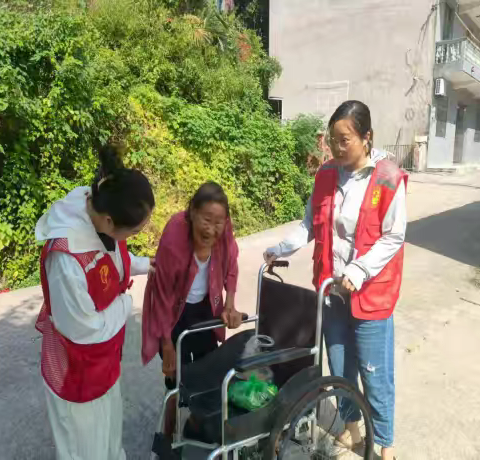 关爱高龄空巢老人在行动
