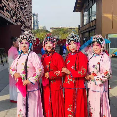 襄阳市老年大学戏曲班襄水大舞台演出纪实