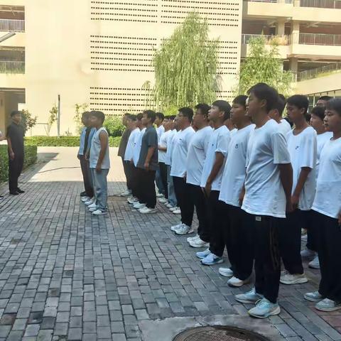 【走进装备世界，点燃智造梦想 】— 装备制造工程系2025级新生实训室参观学习活动纪实