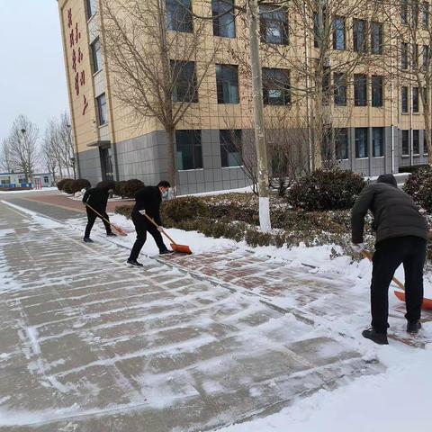 双王城牛头初中： 紧锣密鼓备开学，志同道合向未来