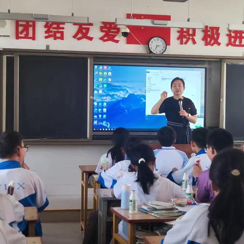 告别童年，拥抱青春——六年级4班主题活动圆满举行