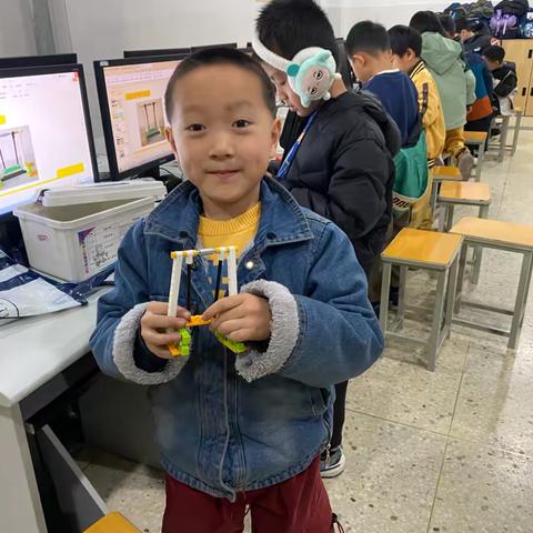 北二分机械搭建班级