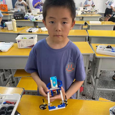 天津路机器人社团搭建A班