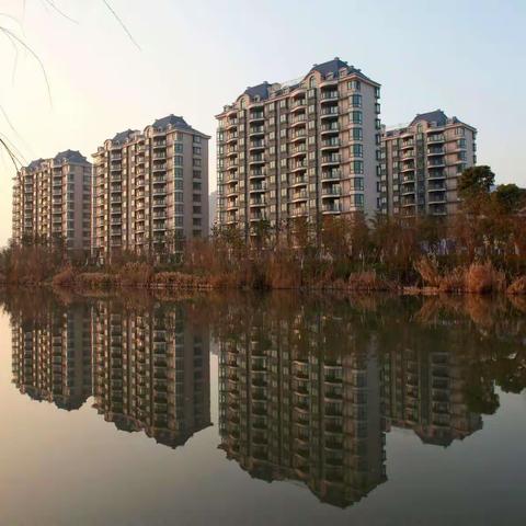 我是城市建筑师        ——钱学森科技小学美术社团一年级2班