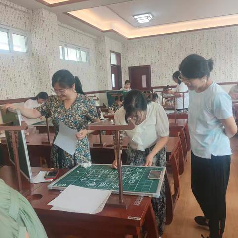翰墨飘香溢校园 教师书法展风采－－东明县第七小学教师粉笔字、钢笔字考核活动