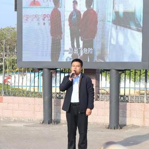 峡山区召开学校安全工作现场会暨“三标”管理工作推进会议