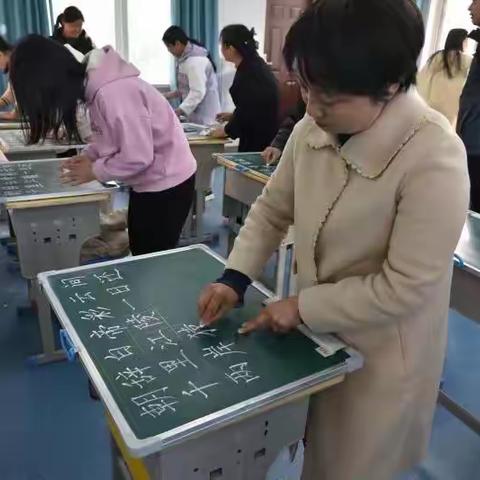 展精湛风采   育德艺英才——鄢陵县人民路小学教师基本功大赛