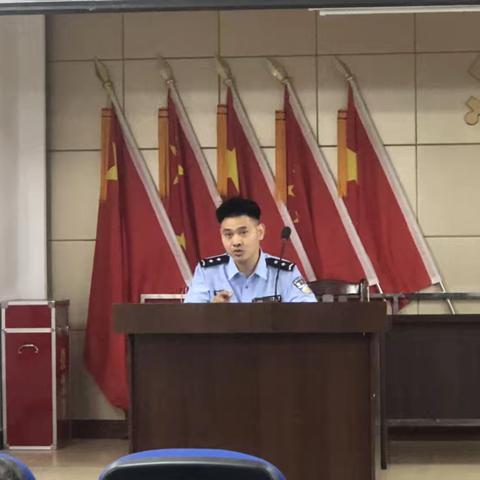 【琼山基层治理】府城社区联合忠介派出所召开群租楼房东扫黄工作宣传教育会
