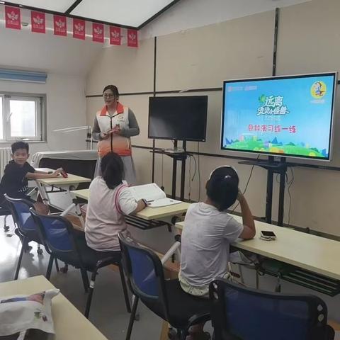 加持“公益buff”！甸柳第三社区“乐学一夏”有社工站护航