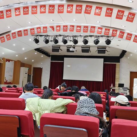 点燃甸柳第三社区少年科学梦——“天文中的数学”主题科普讲座成功举办