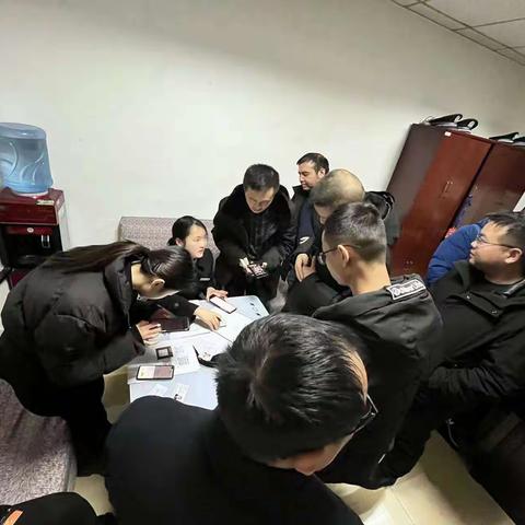 习水支行借 为政法客户办理公务卡之机开展一揽子产品营销