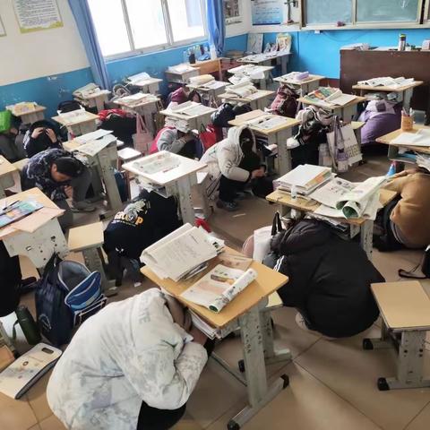 马集镇明德小学防震减灾应急疏散演练