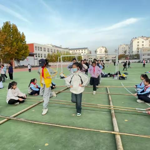 以社团树德，以社团育美——实验小学五年级社团活动