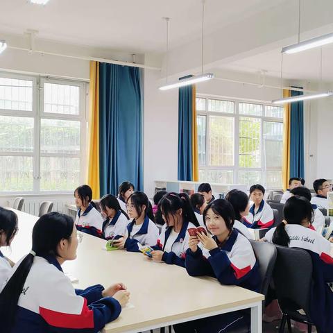 宝鸡市麟游县老科协九成宫镇官坪社区分会联合麟游县中学开展“官”爱千家，“坪”安万户——“防震演练筑防线 未雨绸缪保平安”为主题的防震应急疏散演练
