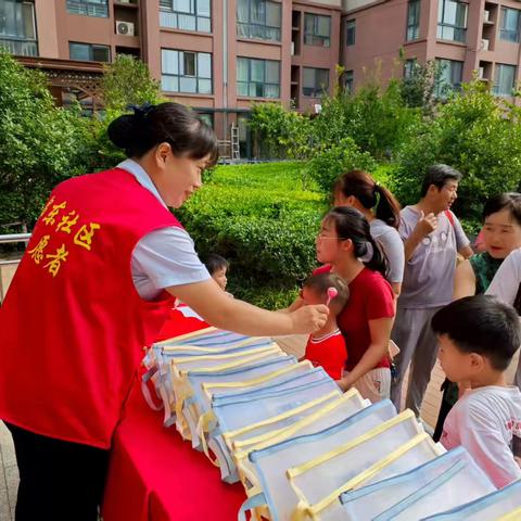 濮东街道锦东社区：开展“红领巾映初心，萌娃启新程”主题活动