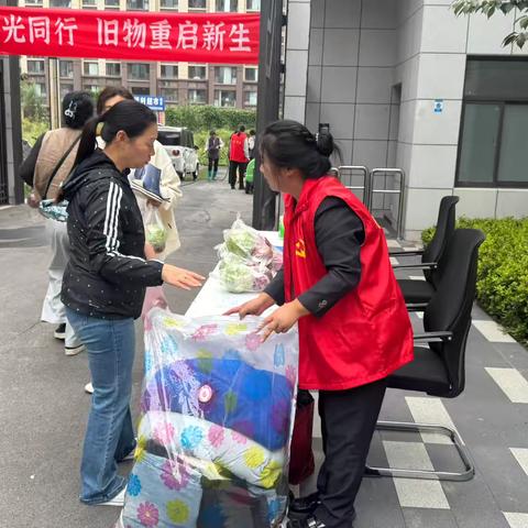 濮东街道锦东社区：举办暖心便民日活动