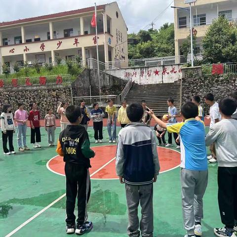 “减压赋能，向梦而行”———曲白乡小学高年级心理团辅活动