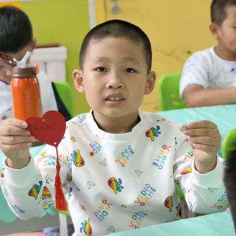 小魔豆成长记-实验小学一校区，一年五班乔启航。