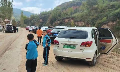 落叶知秋，微风袭来，秋日，秋语，秋游——实验小学二年级（10）秋游活动