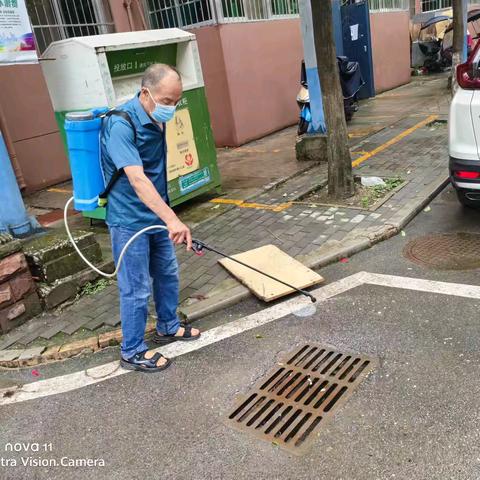 谭家社区开展春季病媒生物防治工作