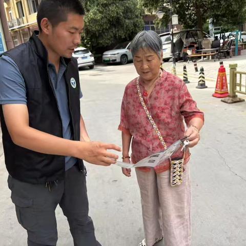 “筑牢禁毒防御 共创无毒家园”向荣社区开展禁毒知识宣传活动
