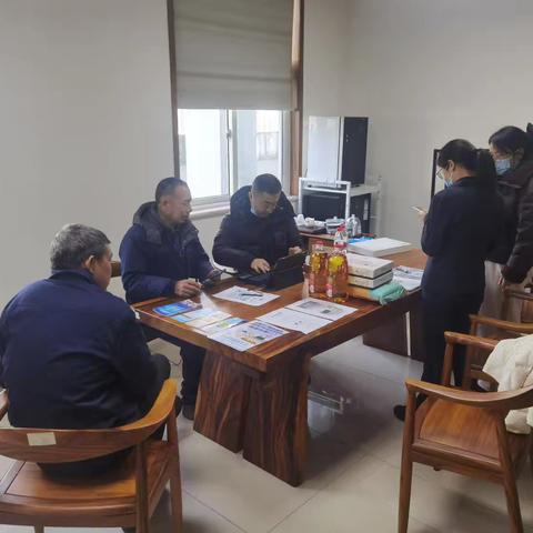 塘栖支行上门为专精特新企业办理工资卡