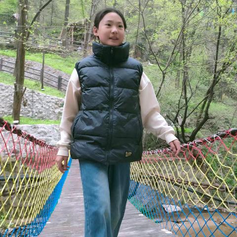 学习延安精神  争做校园之星——记渭南市实验初级中学七年级13班文明之星王思妍