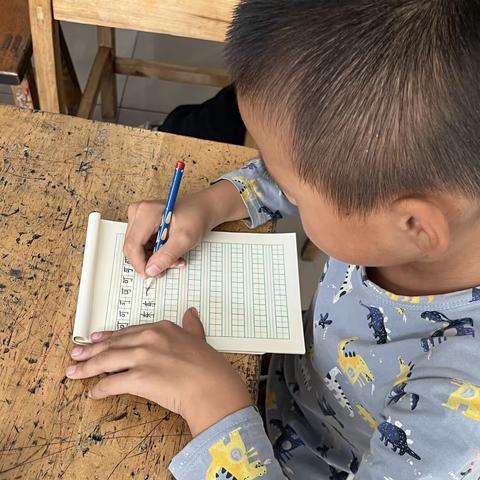 一年级：冬日拼搏，温暖同行