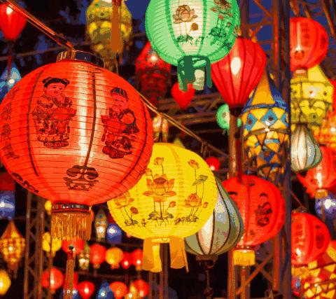 终于定了！万盏灯笼齐绽放，2023 含山县林头镇花灯美食节11.24 日盛大开幕。30万代金劵全城送，免费吃。领福利啦！！！