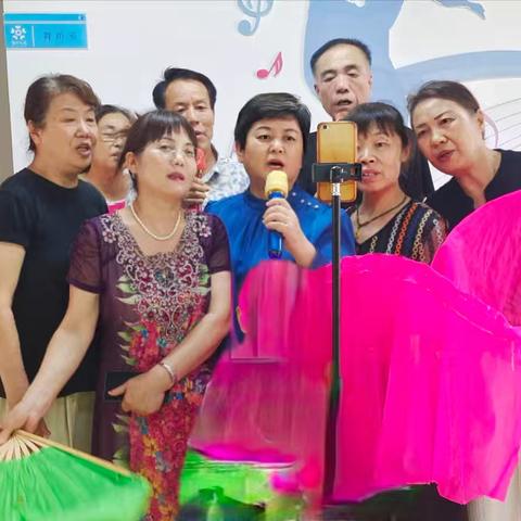 “老有所乐 唱响晚年”【福芯之家元鼎社区养老服务站】老年文化娱乐活动