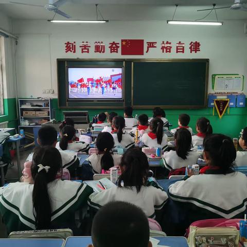 学习二十大  争做好队员