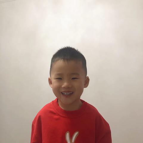 【YoYo故事屋】——崇礼一幼萌娃讲故事2023-2024学年第一学期第二期《好饿的毛毛虫》