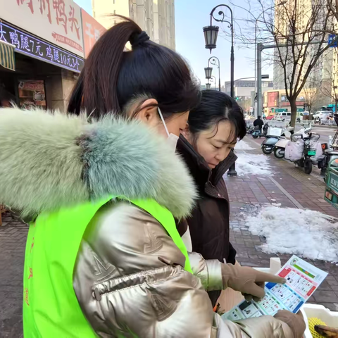 华山街道珑岸社区开展“垃圾分类不费力 社区环境添魅力”宣传活动