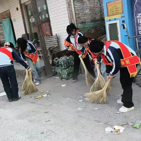 雷锋精神永放光芒，志愿行动温暖人心———姜泡龙子心小学学雷锋活动日