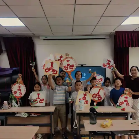 巧手传非遗  巧手润万家——山大路街道山大社区计生协暑期公益托管开展非遗面塑、剪纸主题活动