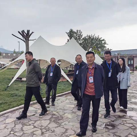 杜庄镇人大主席团组织代表 开展优化营商环境视察活动