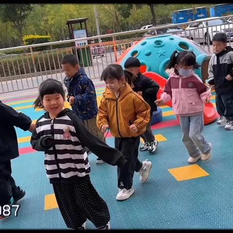 逸诚幼儿园大二班 ﻿一周回顾 记录成长