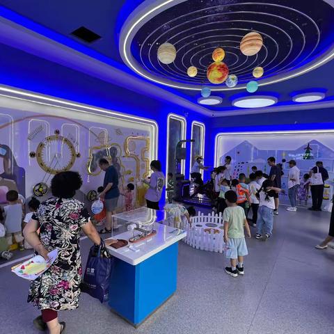 蝉鸣盛夏，科技纳凉——甸柳新村街道科普体验中心的奇妙夏日之旅