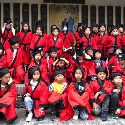 29.9元江苏徐州月亮湾汉服礼仪、传统文化、农耕体验、亲子游戏、草莓采摘一日研学课程安排