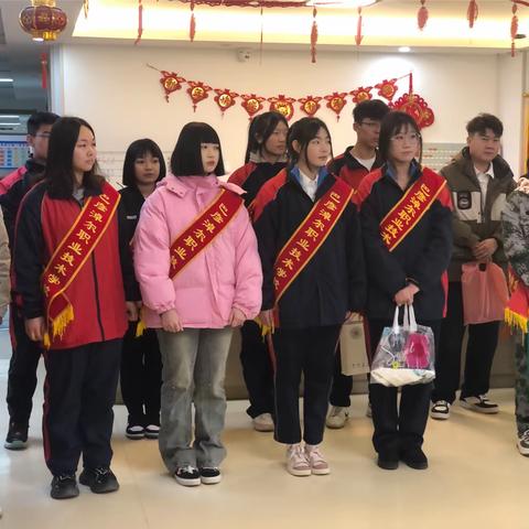 二月二龙抬头—情系康友老年养护院.爱心送义剪