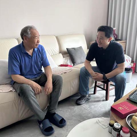 五秩荣光守初心 温情慰问传薪火