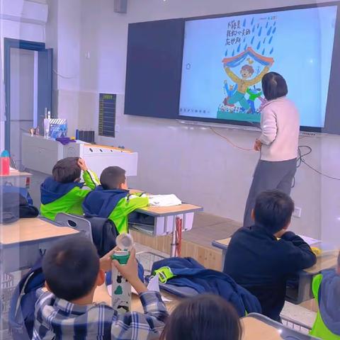 南湖小学一年级 238 班 “故事妈妈进课堂”