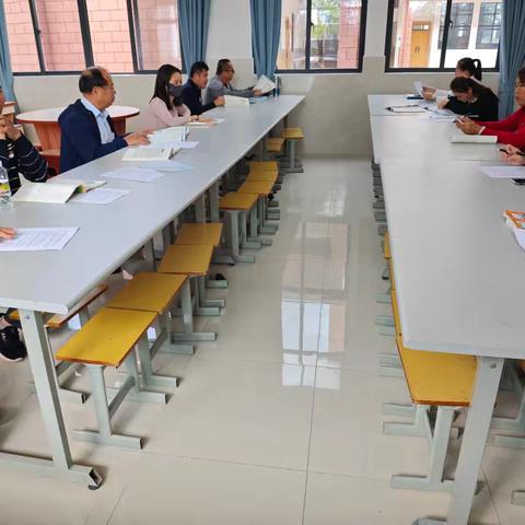 深入研讨，共促成长——南吕中心小学四年级语文组第四次集体备课活动