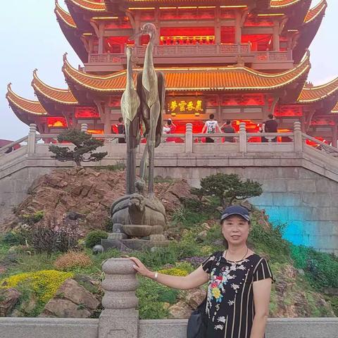 夜游黄鹤楼
