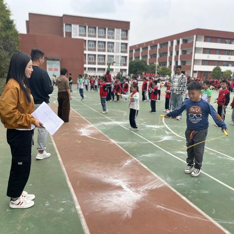 “绳”采飞扬展英姿，顽强拼搏显身手——徐州市徐庄实验小学跳绳比赛