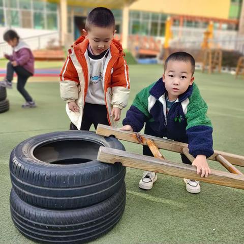 游戏化成果展示——迪贝乐幼儿园中三班《轮胎遇上梯子》