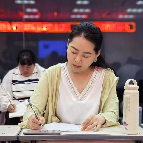 峄城区小学美术胡建、李宁、高璐名师工作室送课下乡助研活动走进底阁镇中心小学