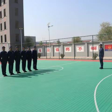 强队列　抓内务 抠细节 促养成—魏县天泽路消防站条令条例月组织队列训练